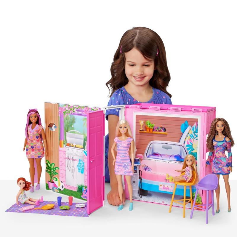 Barbie Gateway House Barbie with 11 accessories