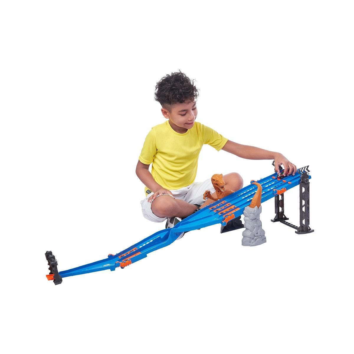 Metal Machines 4-Lane Raptor Attack Track Set