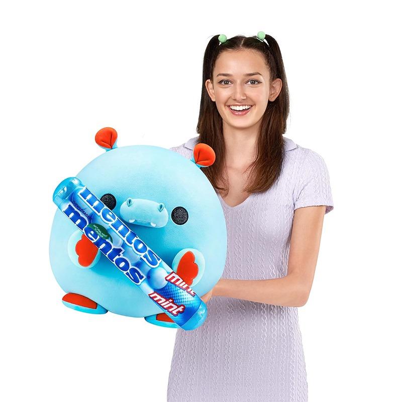 Snackles Medium - Hippo Holding Plush Mentos Mint Flavour