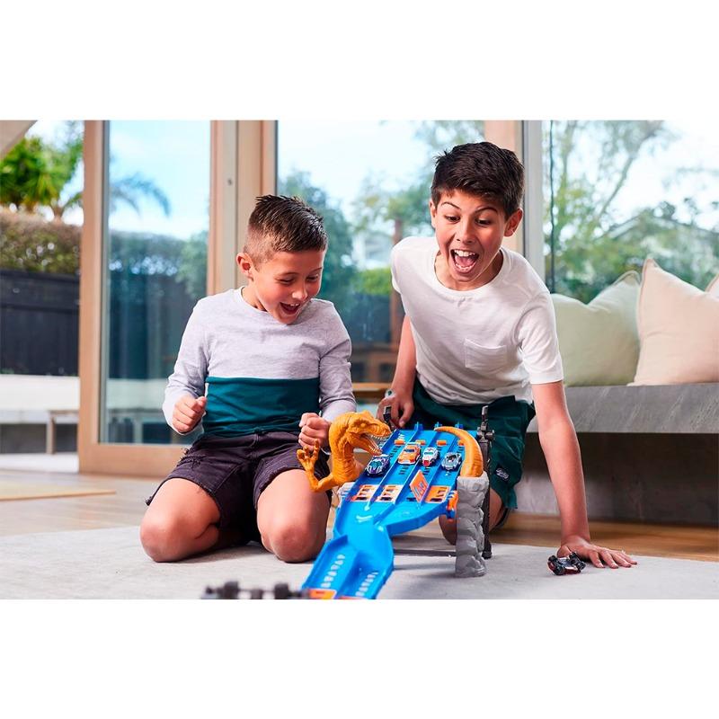 Metal Machines 4-Lane Raptor Attack Track Set